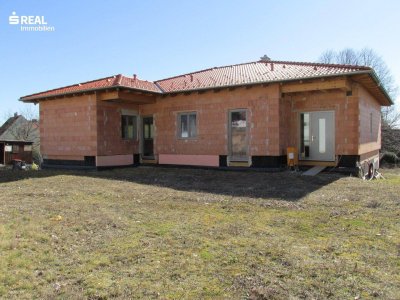 Großer Rohbau mit tollem Gartengrundstück in zentraler Lage