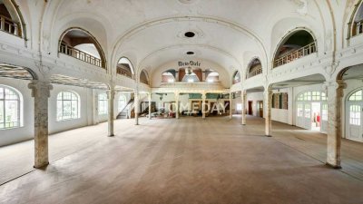Historisches Ensemble mit Ballsaal & Denkmal-AfA – ehem. Müllers Tanzpalast auf 3.370 m² Grundstück