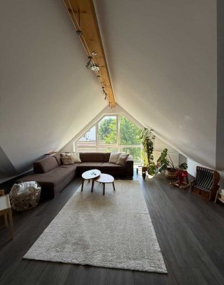 Größzügige 3,5 Zimmer Wohnung mit Garten