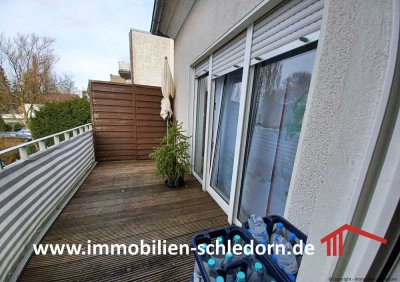 Hervorragende 3,5 Zimmer Wohnung mit großem Balkon und Blick ins Grüne in Oberhausen!