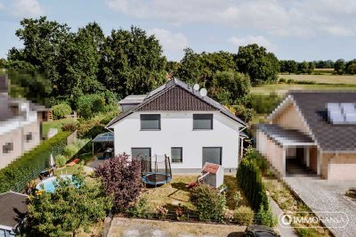 Energieeffiziente Doppelhaushälfte in ruhiger Feldrandlage!