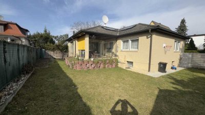 Möbliertes Einfamilienhaus mit Garten & PV-Technik 8 Zimmer in Britz