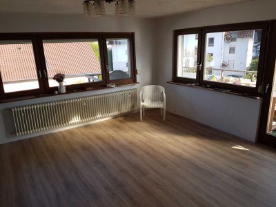 Wunderschöne 3 Zimmer Wohnung mit großem Balkon