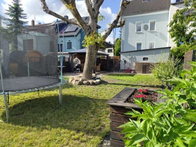 Schönes kleines Einfamilienhaus mit traumhaftem Garten