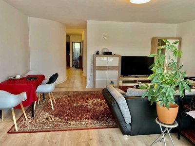 Schöne große 2 Zi Whg. (75m²) mit EBK und großem Süd-Balkon im 3 Fam.Haus