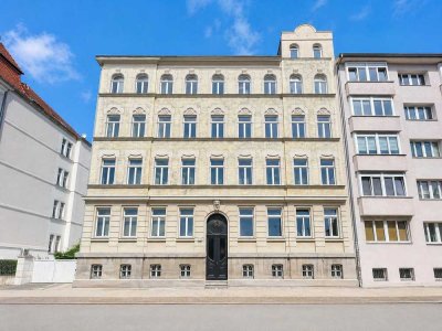 Charmante 2-Zimmer-Dachgeschosswohnung mit Balkon im Leipziger Süden