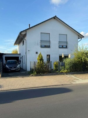 Einfamilienhaus (Bj. 2014) in Hürth mit Garage und Garten