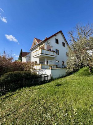 Höhenlage WI-Sonnenberg! Einzigartige, sonnenverwöhnte Traumwohnung mit Terrasse und Garten!