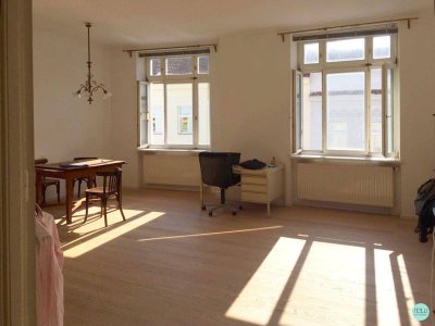 Oberdöbling / helle 82 m² Altbauwohnung + Schuppen + 3 PKW-Abstellplätze
