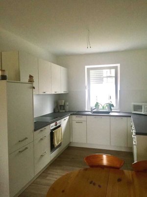 Zweitbezug in wunderschöner Lage mit Einbauküche und Balkon: 3-Zimmer-Wohnung ab 01.09.2025
