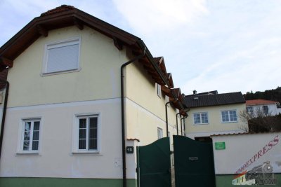 Sehr gut gelegenes Zweifamilienhaus in Mannersdorf zum Teil im Innenbereich bei 1 Wohneinheit sanierungsbedürftig