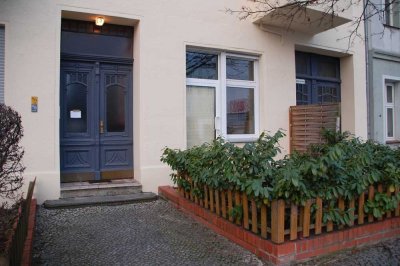 sanierte, helle 1 Zimmer-Wohnung bzw. Teilgewerbe, Vorgarten, Einbauküche, Bezugsfreie Übergabe