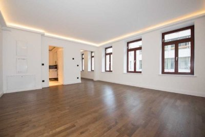 Singletraum! + Parkett + Fußbodenheizung + tolles Bad mit Wanne & Dusche + indirektes LED-Licht