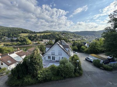 Modernisierte 4,5-Zimmer-Wohnung mit gehobener Innenausstattung mit Balkon und EBK in Heidelberg