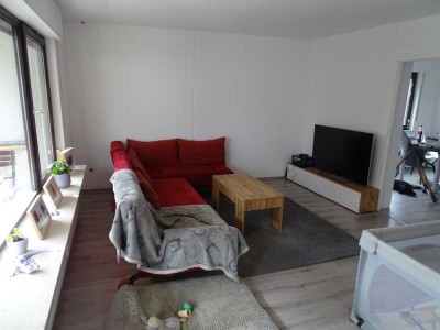 Gepflegte 3,5-Zimmer Erdgeschosswohnung mit Balkon in Kämpfelbach