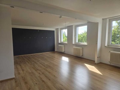 Zentral gelegene, helle 3,5 Zimmer Etagenwohnung im Herzen von Gelsenkirchen-Buer zu vermieten