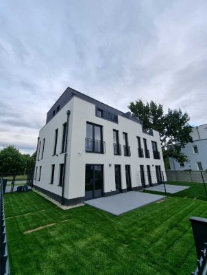 Moderne Doppelhaushälfte im schönen Altglienicke! **Garten / 3 Terrassen / möbliert**