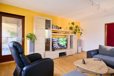 Charmante 3,5 Zimmer Wohnung mit Loggia, Tiefgaragenplatz und Außenstellplatz