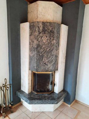 DHH, 4-Zm Whg mit EBK, 2 Balkonen, großer Terrasse, Garten, Galerie und Kaminofen
