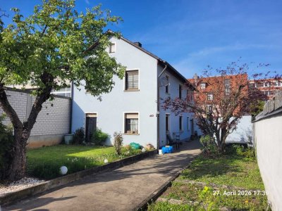 Haus 131 m², 5 Zi , Küche, Bad mit Garten, Nebengebäuden und 3 Stellplätzen auf 340 m² Grundstück