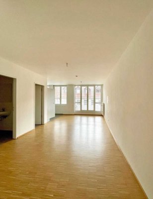 Helle 2-Zimmer-Wohnung mit Einbauküche und Aufzug