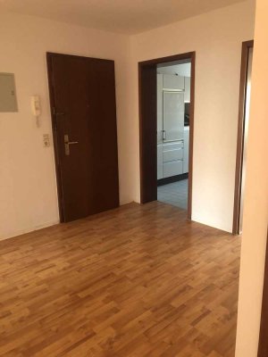 Gepflegte 3,5-Zimmer Wohnung mit Balkon im 1. OG in Horkheim