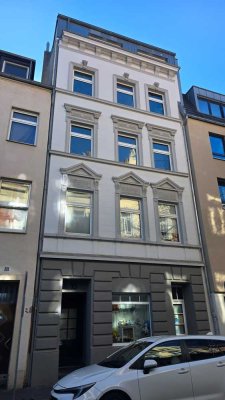 Attraktive 2-Zimmer-Wohnung mit großem Balkon in zentraler Lage von Köln-Nippes