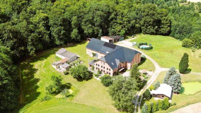 Landsitz/Resthof in Alleinlage inmitten der Holsteinischen Schweiz