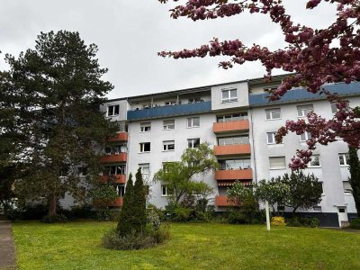 ++  ERSTBEZUG NACH SANIERUNG ! Lichtdurchflutete 3 ZKBBalkon im 2.OG in LD/Stadt ! ++