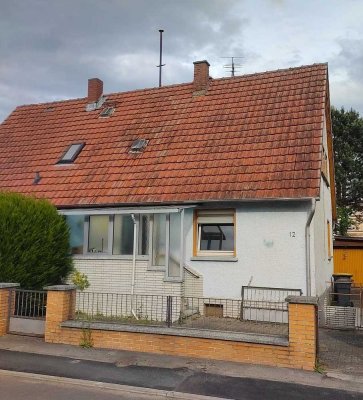 !! Reserviert !! im Bieterverfahren: Sanierungsobjekt mit Potenzial in Echzell