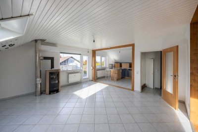 4-Zi. DG-Whg. mit Weitblick,  Balkon, Garten, Kamin & Garage in KA-Palmbach