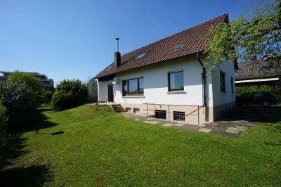 Geräumiges Einfamilienhaus mit großem Garten und Garage in schöner Wohnlage