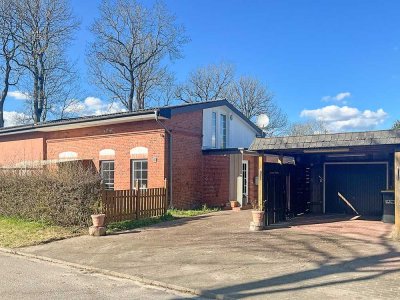 Doppelhaushälfte plus Einliegerwohnung in 24802 Emkendorf/Bokelholm