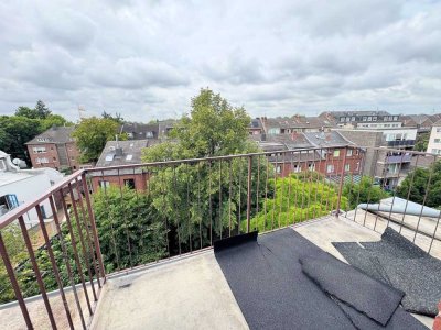 Helle 2-Zi.-DG-Whg. mit Balkon