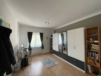 Schöne Altbauwohnung in Obertürkheim