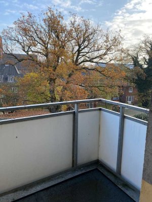 Schöne 3-Zimmer-Wohnung mit Balkon in absoluter City-Lage von Neumünster
