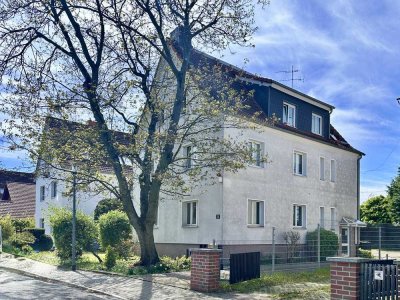 Helle, kleine 3,5 bis 4-Zimmer-Whg. mit Stellplätzen