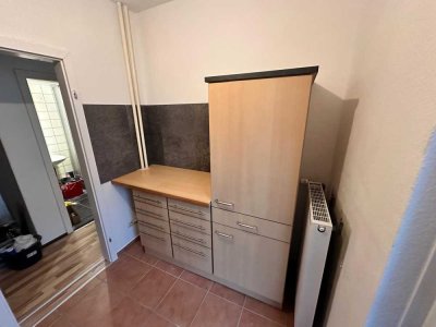Kleine renovierte Wohnung mit neuem Bad und neuen Fenstern