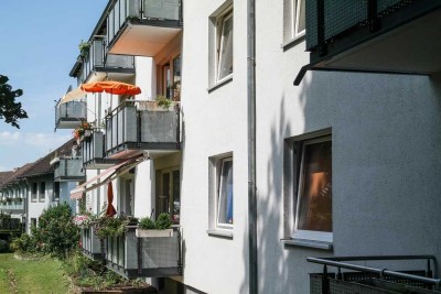 Einziehen u. wohlfühlen: Modernes Wohnen mit Balkon und Loggia