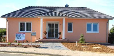 Mit 3 oder 4 Zimmer geplanter Massivbungalow in  Neu Bochow