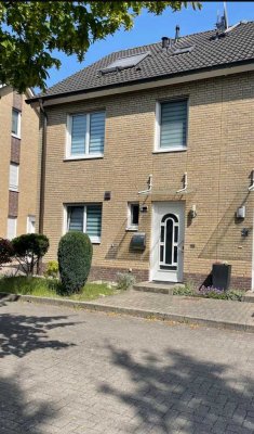 Doppelhaushälfte in verkehrsruhiger Lage