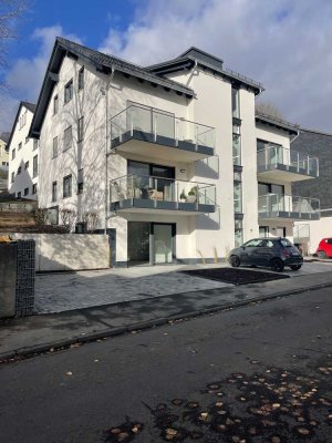 Neuwertige Wohnung mit zwei Zimmern und Balkon in Siegen