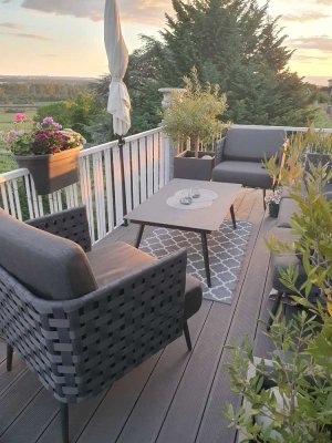 Stilvoller Altbau mit wunderschönem Ausblick dank Balkon und Dachterasse