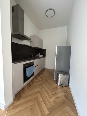 Sanierte 2-Raum-Wohnung mit Einbauküche