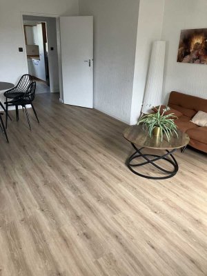 Möblierte  helle  mit drei Ziummer Wohnung Spandau