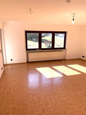 Großzügige, helle  4-Zimmerwohnung