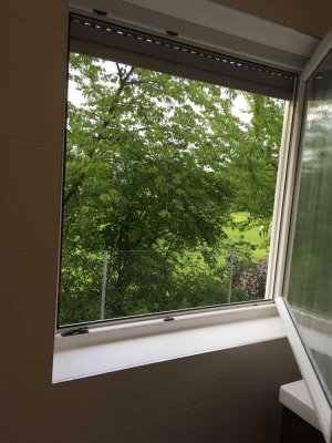 Stilvolle, umfassend renovierte 2-Zimmer-Wohnung mit Einbauküche und Balkon in Erlangen