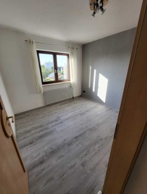 Attraktive 3-Zimmer-Wohnung mit Balkon, Einbauküche und Tiefgaragenstellplatz - z. Z. in Renovierung