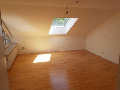 2 Zimmer-DG-Wohnung mit Einbauküche in Vaihingen Enz/ Enzweihingen