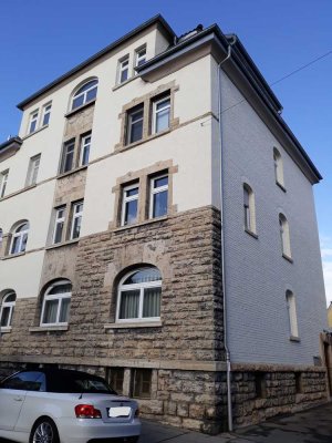 Sehr schöne 4-5 Zimmer-Wohnung mit Balkon in Stuttgart